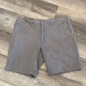 Duluth Trading Co Men's Charcoal Flat Front Shorts size 40